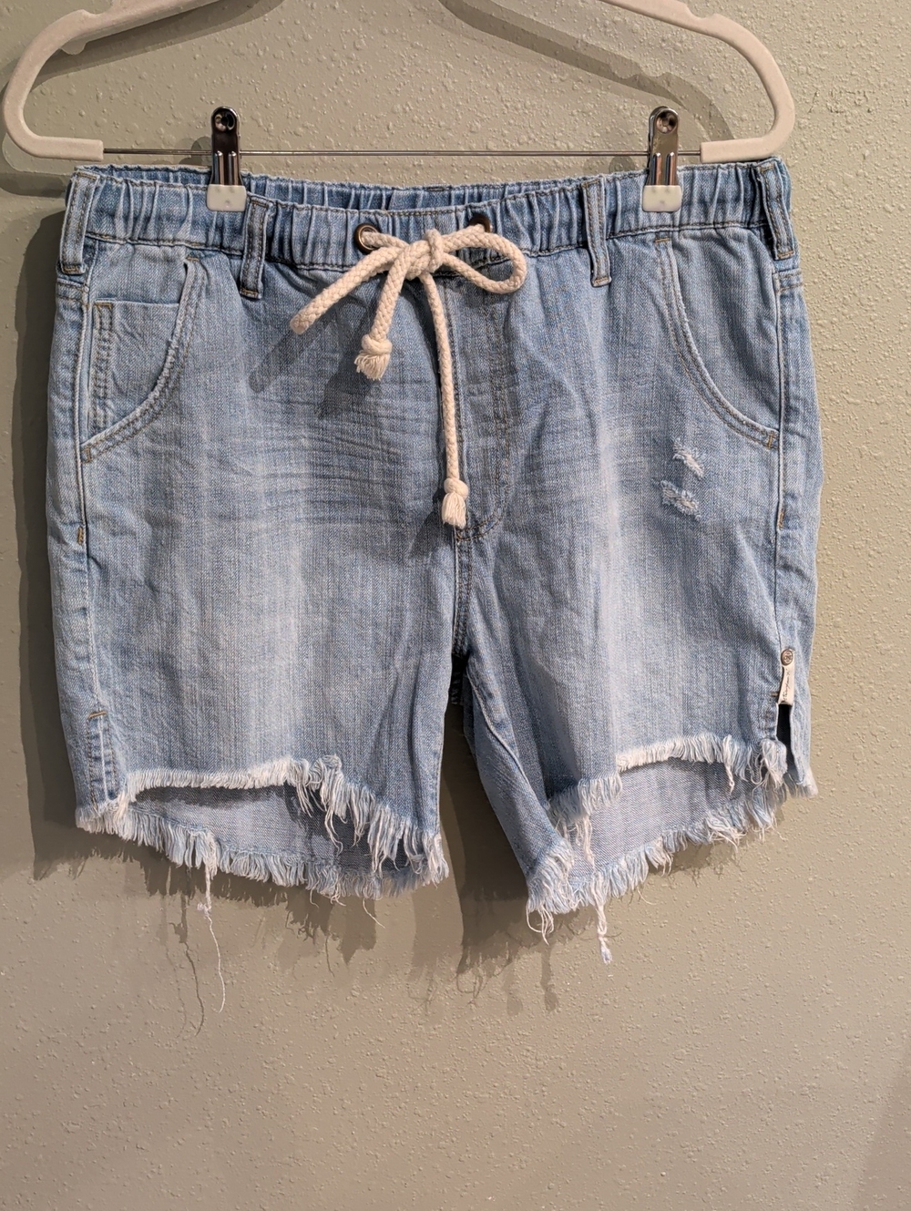 One teaspoon shabby short light wash denim shorts Medium